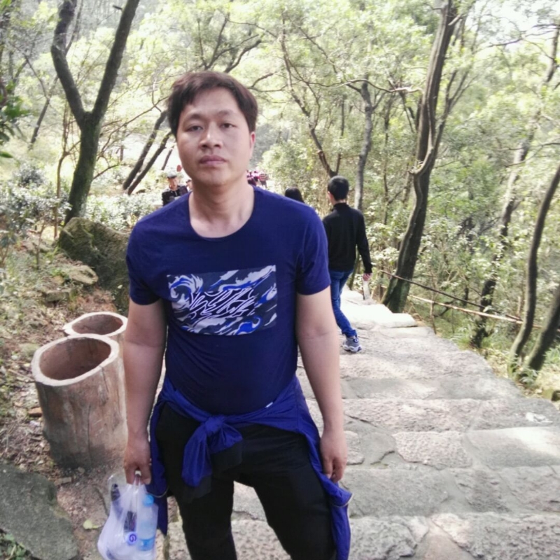 宁静的夏天的第一张照片--平和相亲网