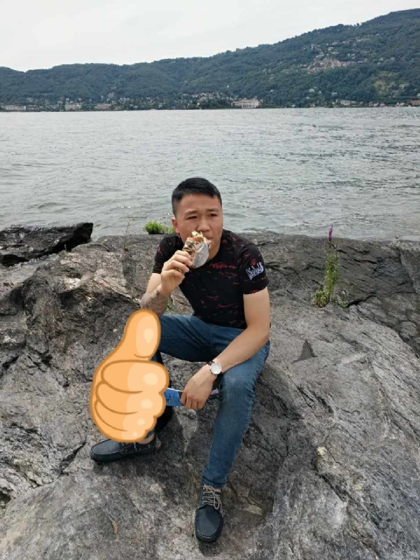 绚烂背后的平淡的第一张照片--平和相亲网